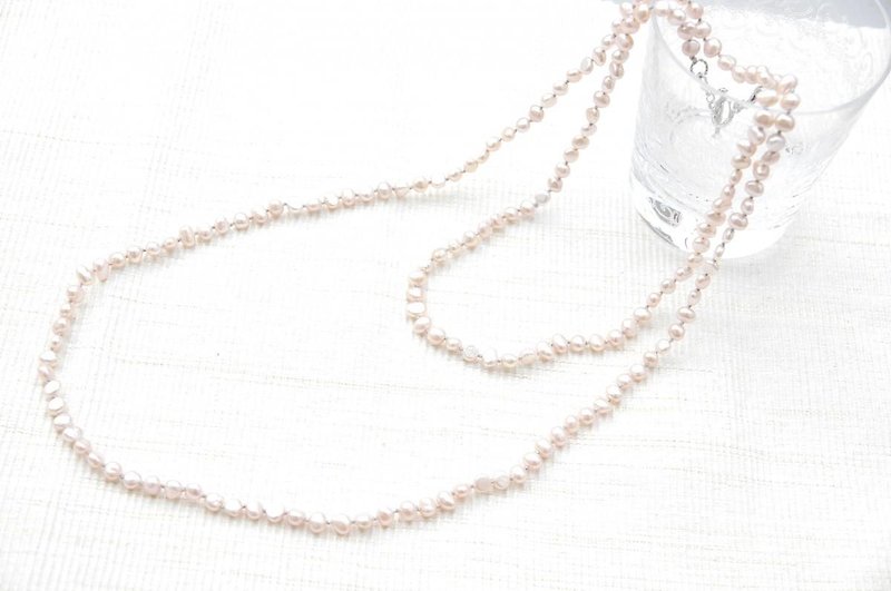 ベビーピンクの小粒パールのロングネックレス(2waytype) - ネックレス - 宝石 ピンク