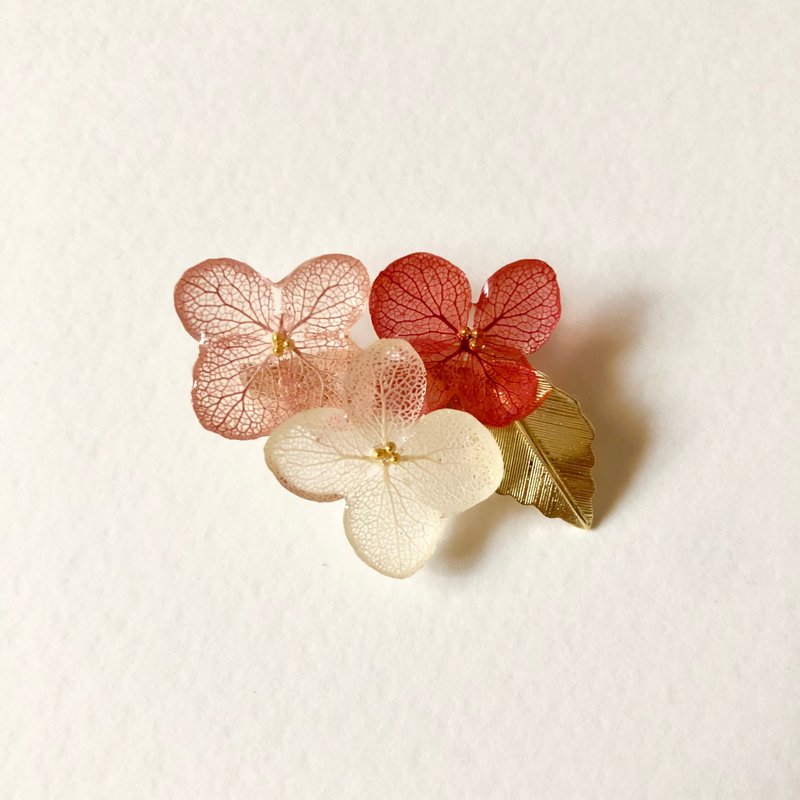 Hydrangea Brooch*Pink Red* - Brooches - Plants & Flowers Red