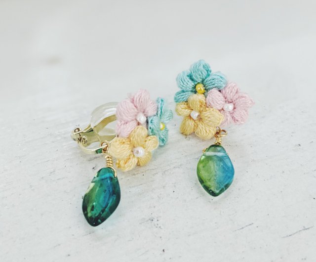 ビーズかぎ針編み刺繍イヤリングマイクロかぎ針編み - ショップ