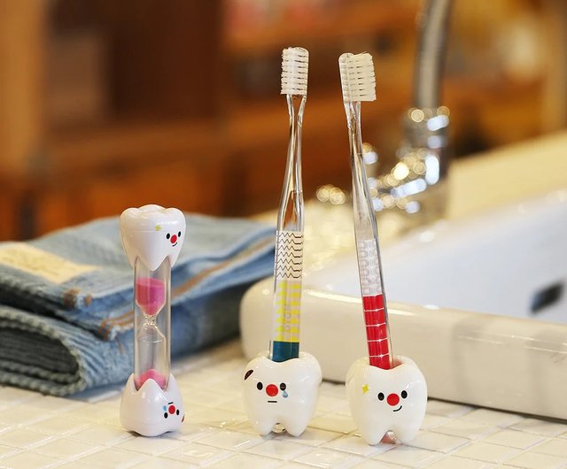 Smiling Tooth Holder Toothbrush Badge Holder Cute Retractable ID