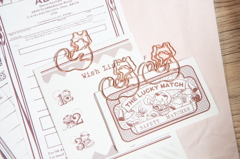 ハグするキツネ│キツネ型クリップ - その他 - 金属 ピンク