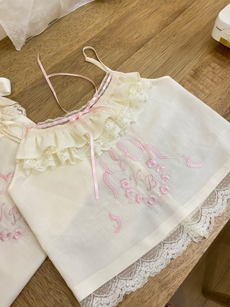 法式少女 蝴蝶結刺繡  復古吊帶內搭 - 女上衣/長袖上衣 - 棉．麻 粉紅色