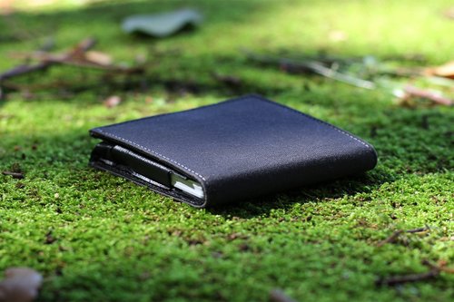 【新品】Tynd CV 帆布を採用したミニマルで薄い財布 ブラック Tynd CV 帆布を採用したミニマルで薄い財布