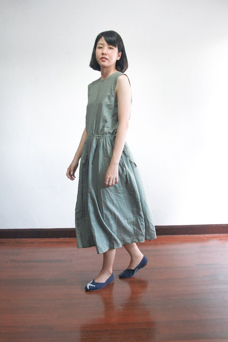 Backless Dress - ชุดเดรส - ผ้าฝ้าย/ผ้าลินิน สีเขียว