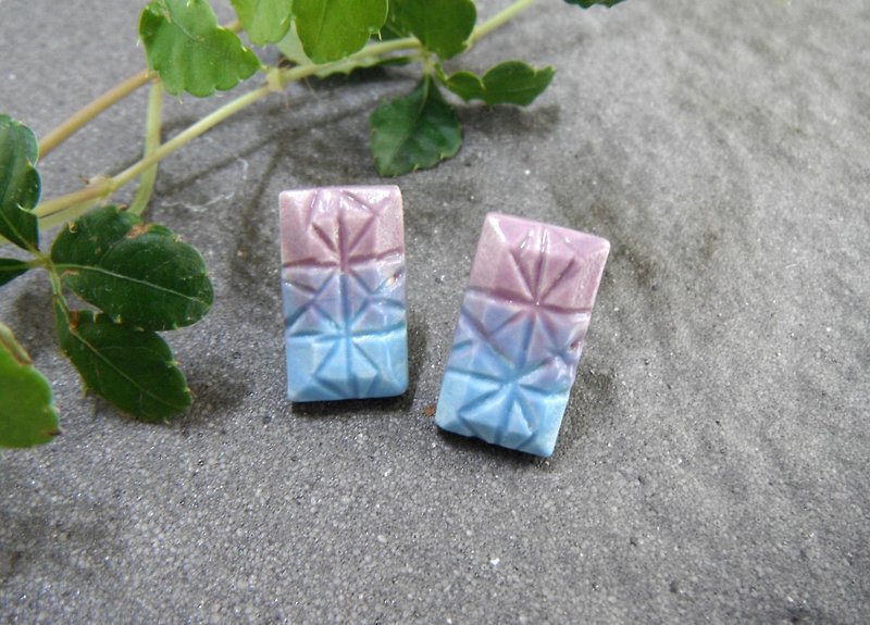 Kiriko cut pots pierce lavender, light blue - Earrings & Clip-ons - Pottery Blue