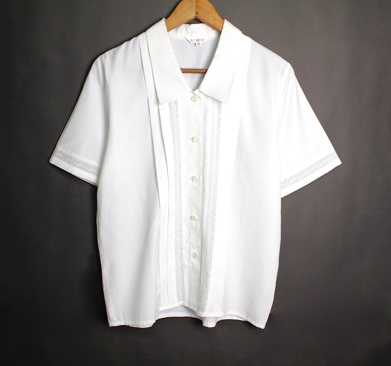 FOAK古著 /白系/玫瑰鏤空百摺白襯衫 - 恤衫 - 其他材質 白色