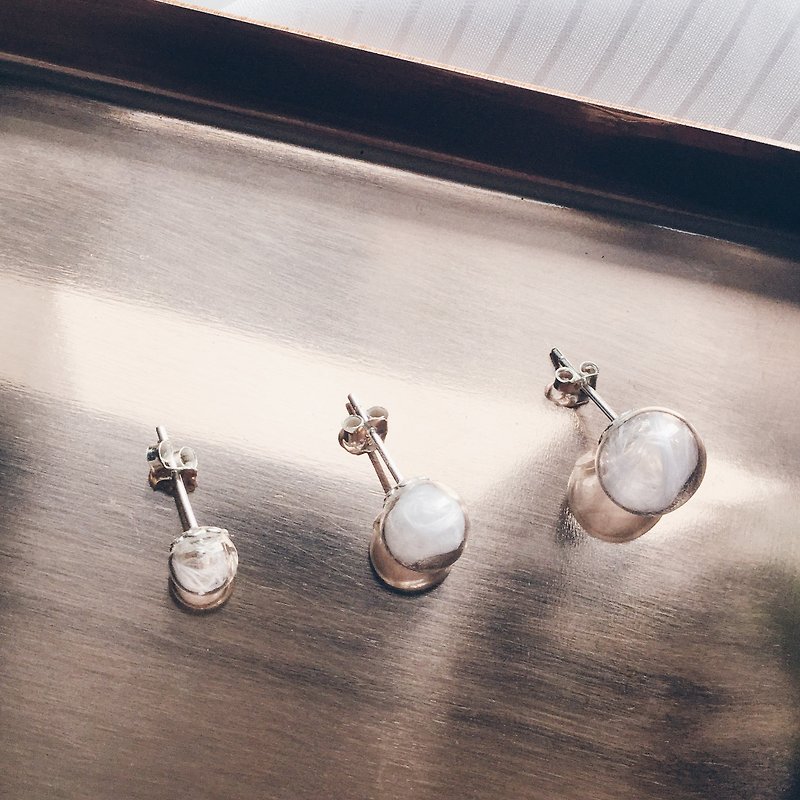 Feather Glass Bubble 952 silver earring - ต่างหู - โลหะ ขาว
