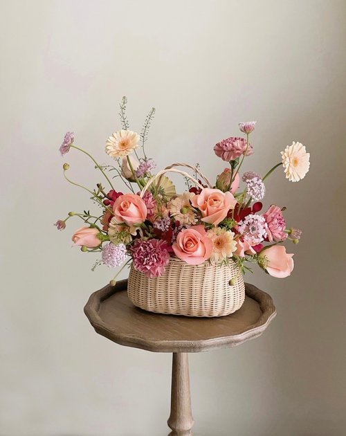 シルビア 花 薔薇 花瓶 バンケット オレンジ背景 額縁 アート シルビア 花 薔薇 花瓶 バンケット オレンジ背景 額縁 アート