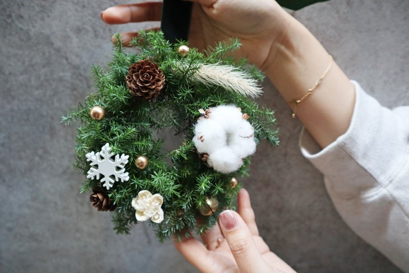 Handmade DIY | Christmas wreath with instructional video for gift exchange - ช่อดอกไม้แห้ง - พืช/ดอกไม้ สีเขียว