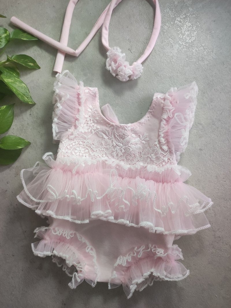 Cute bodysuit for a newborn girl's first photo shoot - เครื่องประดับ - วัสดุอื่นๆ หลากหลายสี