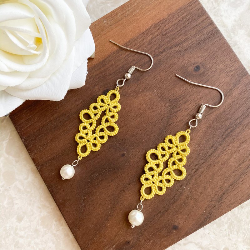 Handwoven Diamond Mustard Earrings - ต่างหู - ผ้าฝ้าย/ผ้าลินิน สีเขียว