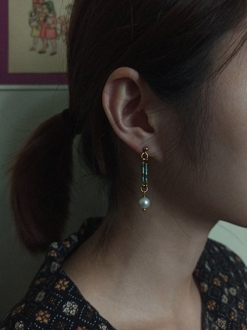 liang hua.studio 良花印象 淡水珍珠垂墜耳環 / 古典綠