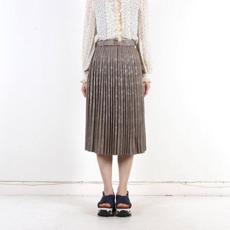 [Egg Plant Vintage] Camellia Embossed Printed Vintage Pleated Skirt - Skirts - Polyester Brown