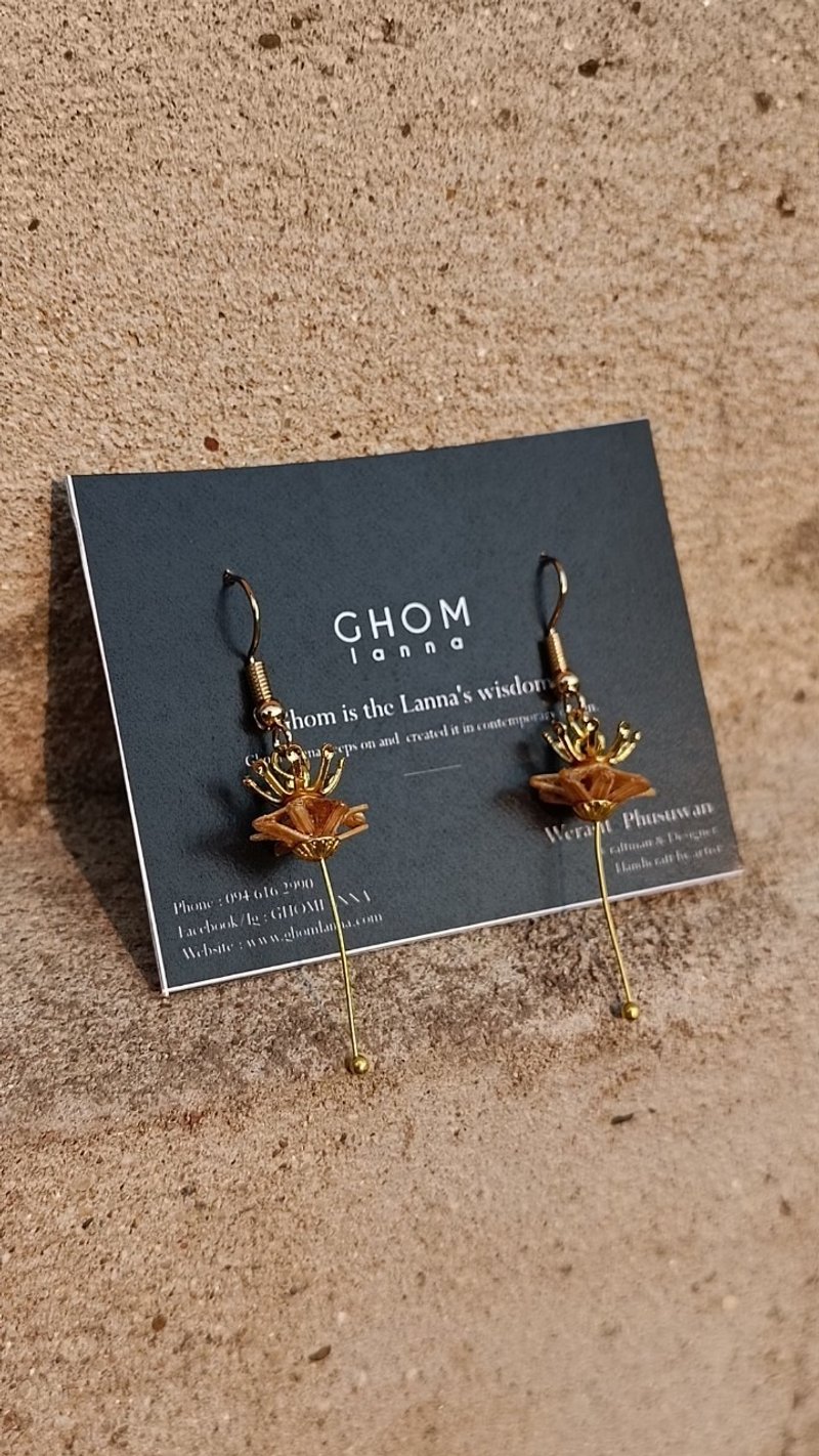 Sailom Flowing Flowers Earrings (Sailom Flowing Flowers Earrings) - 耳環/耳夾/耳骨夾 - 竹 金色