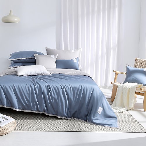 美地生活館 經典純色-300織紗萊賽爾纖維-天絲薄被床包組(霧霾藍)