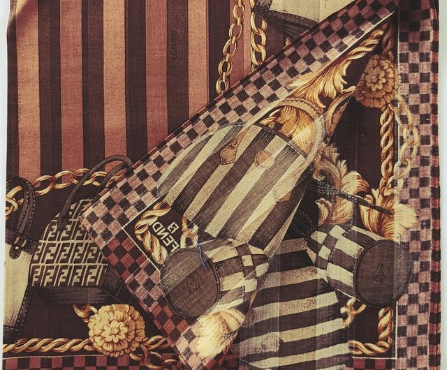 フェンディのスカーフ、アイコニックなハンドバッグ＆ペカン