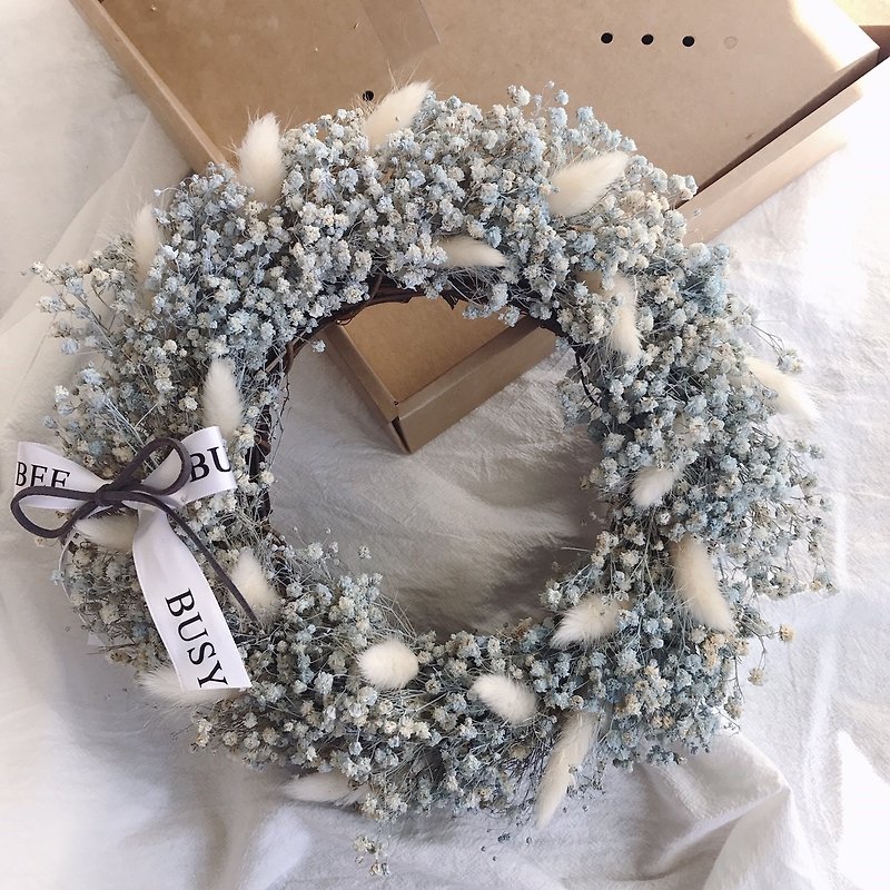 {BUSYBEE}White Christmas Gypsophila Dry Wreath Christmas Gift Christmas Wreath (with box) - ของวางตกแต่ง - พืช/ดอกไม้ 