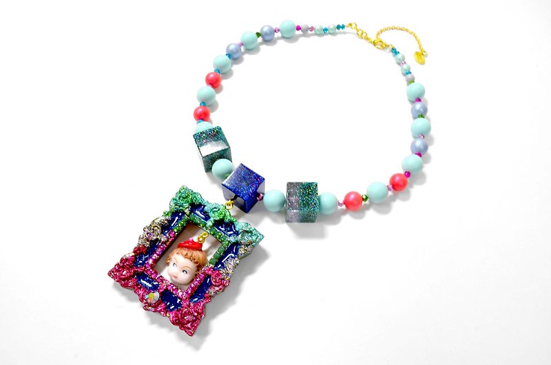TIMBEE LO Straw Mushroom Little Girl Symphony Photo Frame Wearing Shell Bead Necklace - Necklaces - Gemstone Multicolor