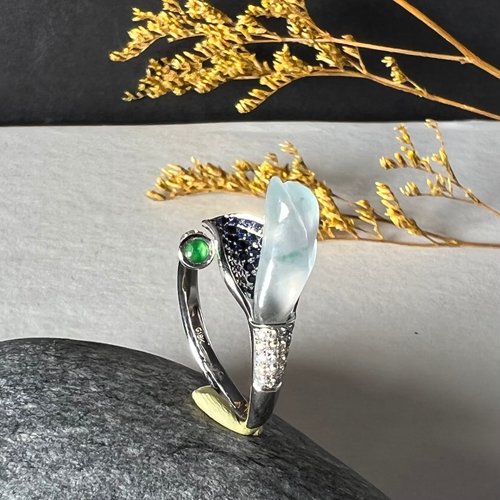 富璧寶鼎 FBBD JEWELRY 純淨高雅 | 時尚設計款翡翠戒指 18K金