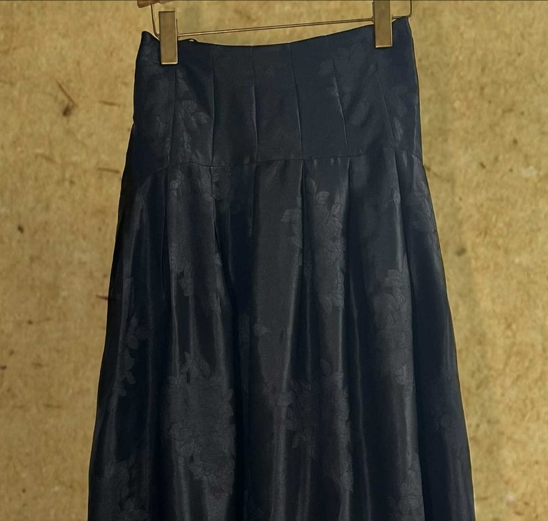 Tingmian New Chinese Retro Xiangyunsha Chinese Style Skirt - กระโปรง - ผ้าไหม สีดำ