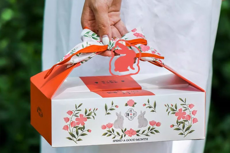 [Heguo] Mid-Autumn Festival Flowers and Full Moon Ribbon Dried Fruit Carrying Box (Long Shape) Mid-Autumn Gift Box - Dried Fruits - Paper White