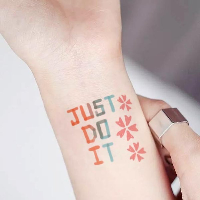 TU紋身貼紙-Just do it／刺青／防水纹身／原创／紋身貼／ - 紋身貼紙 - 紙 多色