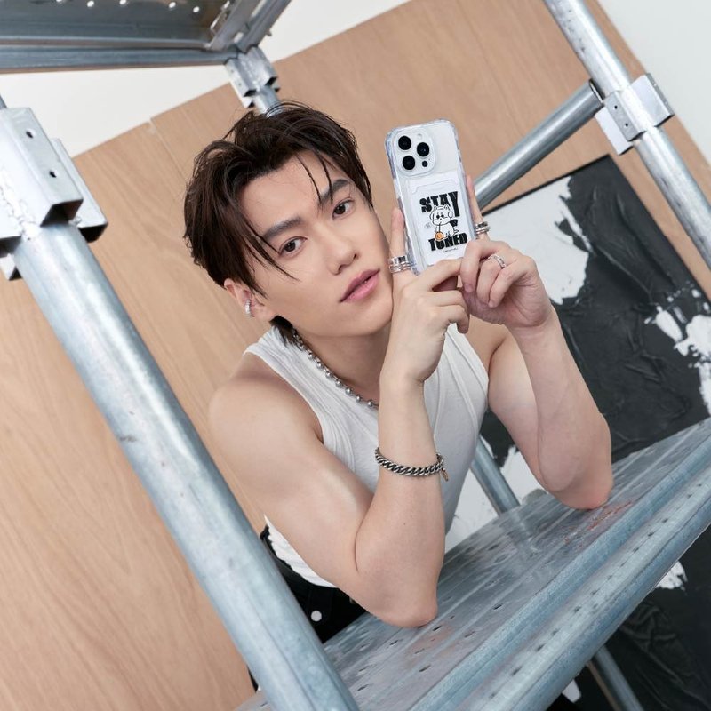 CHRISCHIU MOMO醬喝果汁MagSafe磁吸卡片夾 - 手機配件 - 塑膠 多色