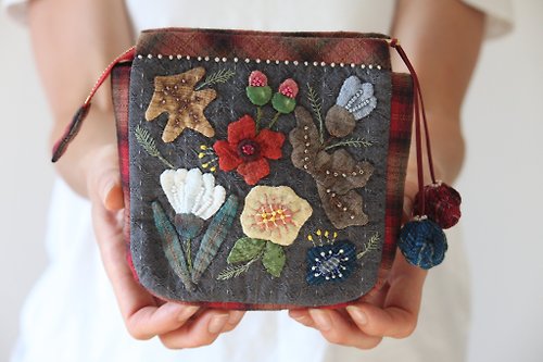 BeePatchwork Beautiful Clutch. Quilted Cosmetic Bag with Floral design