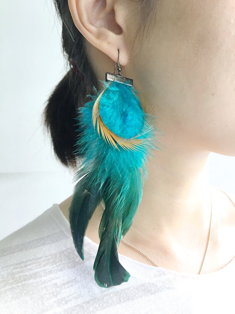 Market treasure hunt-peacock Teal earrings ear hook style - ต่างหู - วัสดุอื่นๆ หลากหลายสี