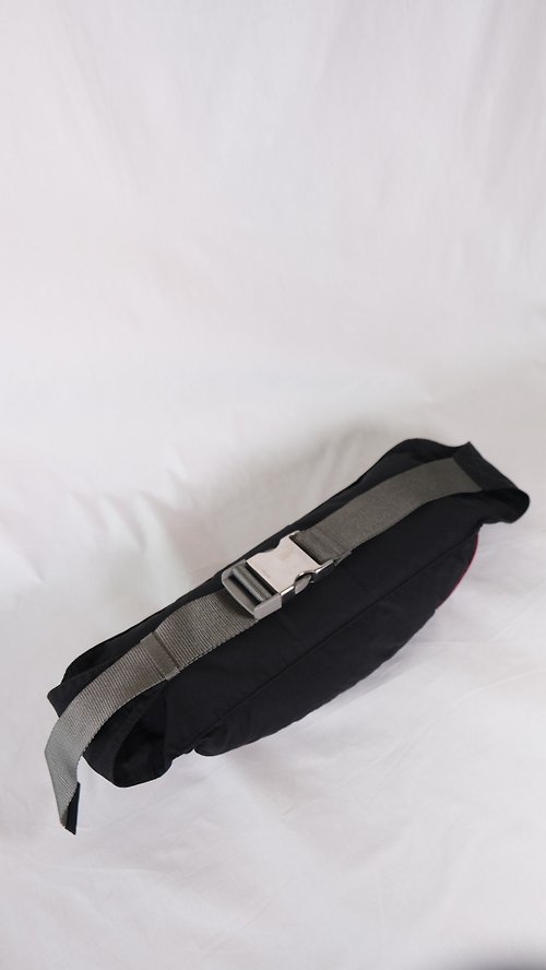 PRADA Men's and women's multi-compartment fanny pack side backpack - Shop  RARE TO GO Messenger Bags & Sling Bags - Pinkoi