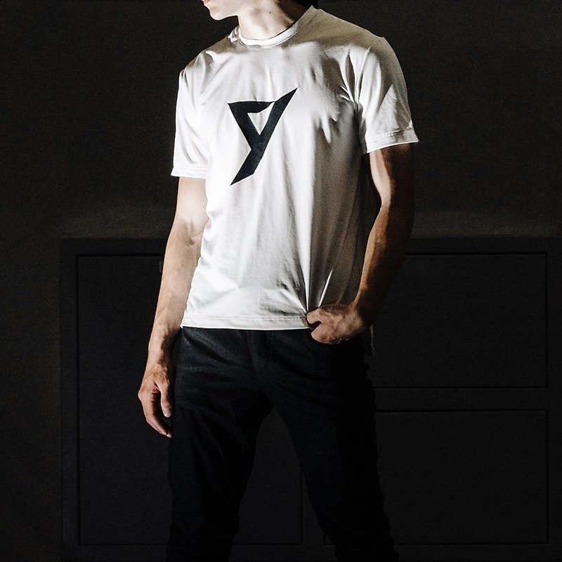 Laser Pocket T-shirt Laser Pocket Perspiration Top (White) - เสื้อยืดผู้ชาย - เส้นใยสังเคราะห์ ขาว