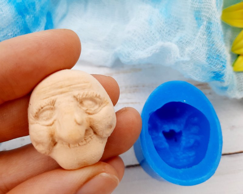 Silicone mold Old Face/Witch for Clay 2,4x2,5 cm/ 0,94x0,98 inch Halloween decor - 其他 - 矽膠 藍色