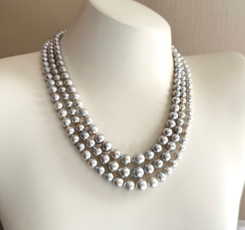 Akoya pearl 3 strand necklace  sea pearl - สร้อยคอ - ไข่มุก สีเงิน