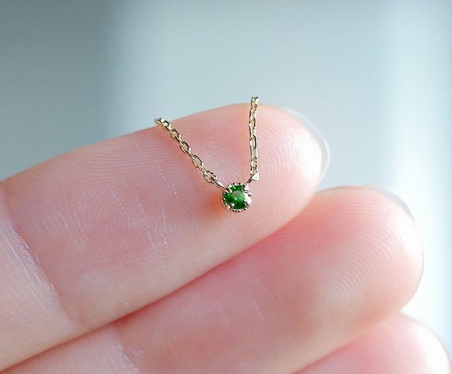 1月誕生石 K10 ツァボライト(グリーンガーネット)の一粒ネックレス ~Petela~(K18 変更可能) - ショップ RASPIA  Jewelry ネックレス - Pinkoi