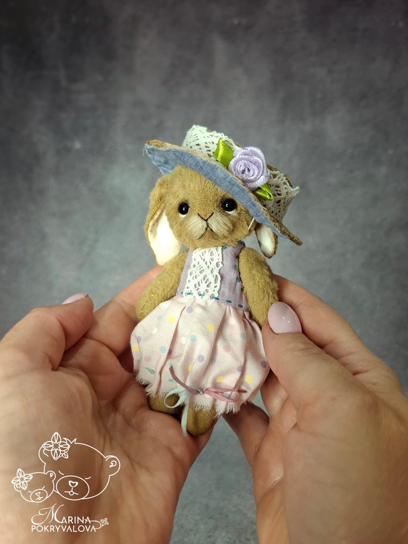 Bunny teddy. Cute bunny toy. Artist bunny teddy. Birthday gift. - ตุ๊กตา - วัสดุอื่นๆ สีนำ้ตาล