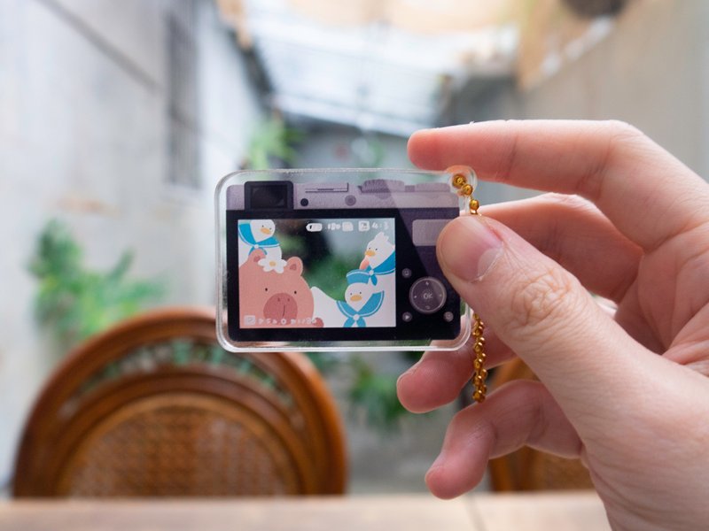 Camera Depth of Acrylic Pendant 2.0 Capybara Store Manager and Ducks [SKYCOFFEE] - พวงกุญแจ - พลาสติก 