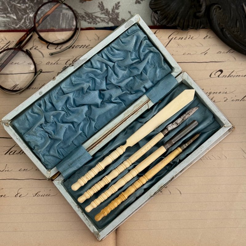 40721-Stunning French antique bovine bone stationery set - Other Writing Utensils - Other Materials 