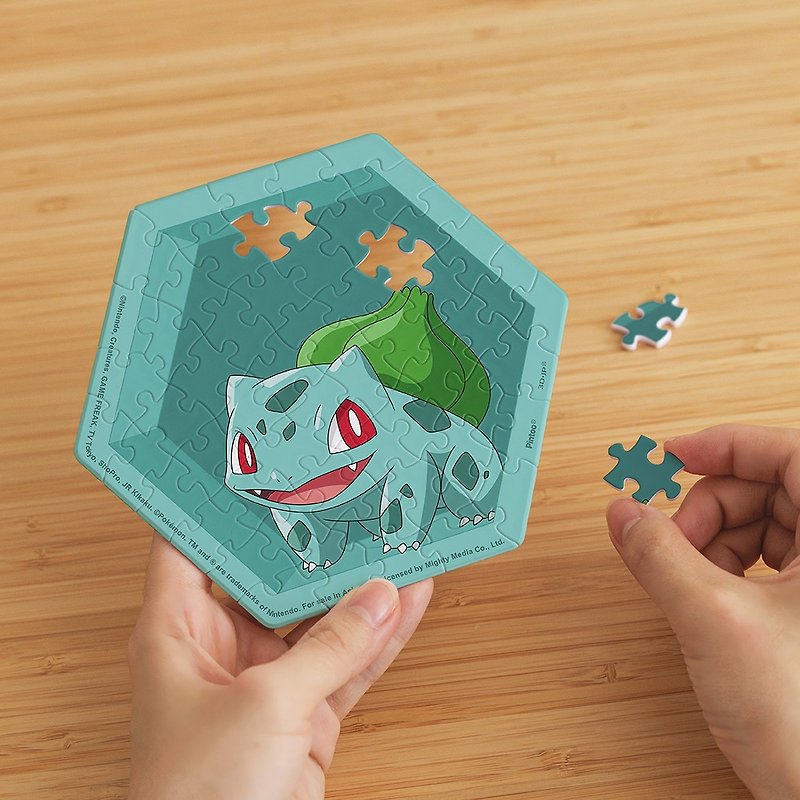 Pintoo hexagonal wall tiles 56 pieces Pokémon series collection cabinet Mew Seed doll - Board Games & Toys - Other Materials Multicolor