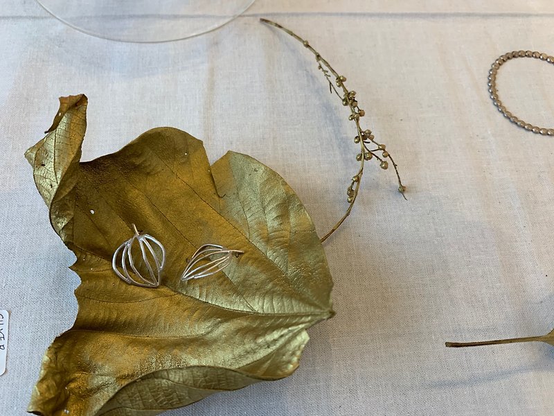 Leaf Pierce - 耳環/耳夾 - 銀 銀色