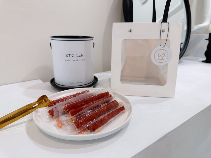 【RTC Lab. 】魔法豬肉條圓桶禮盒 新年禮盒 年節禮盒 端午禮盒 - 肉乾/肉鬆 - 新鮮食材 