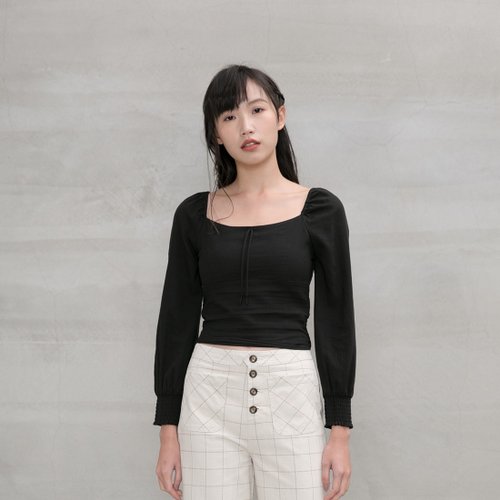 6ix pm ◐   六點生活服飾 伊絲方領後背鬆緊設計上衣 Square-neck with Back Smoking T264