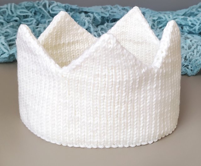 白い赤ちゃんの王冠 赤ちゃんのヘッドバンド 新生児の写真の小道具 1歳の誕生日の王冠 ショップ Melissa Knit 帽子 ヘアバンド Pinkoi