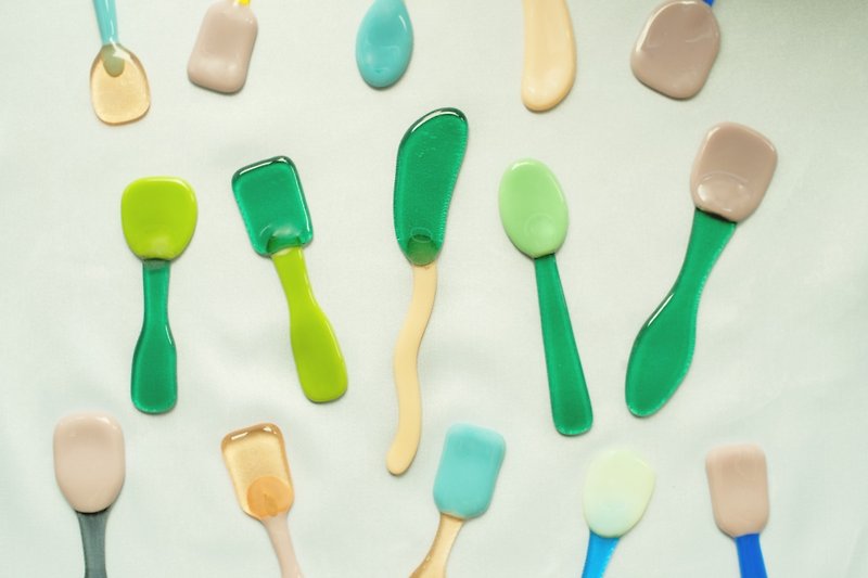 現貨+可訂購 抹綠色的餘香 手工玻璃湯匙+抹刀 - 刀/叉/湯匙/餐具組 - 玻璃 綠色