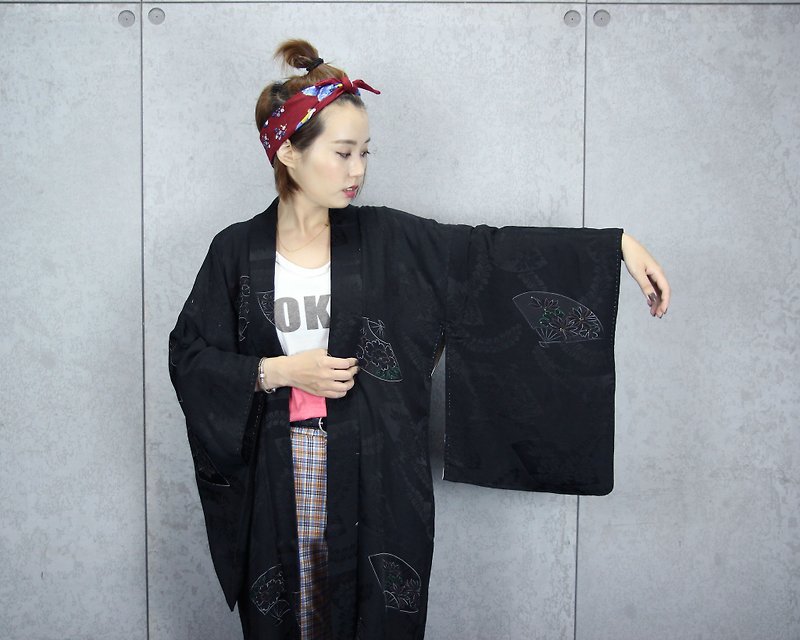 Tsubasa.Y Ancient House House Handprint Embossed Leaf Choi Fan Japanese Weaver, Vintage Haori - เสื้อแจ็คเก็ต - ผ้าไหม สีดำ