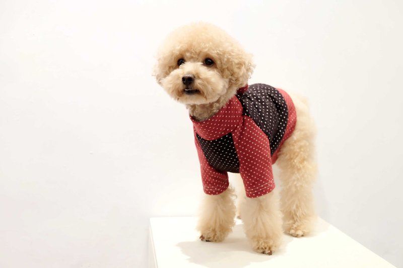 Chacha.metyou Black and Red Dotted Patchwork Top Dogs - ชุดสัตว์เลี้ยง - ผ้าฝ้าย/ผ้าลินิน สีแดง