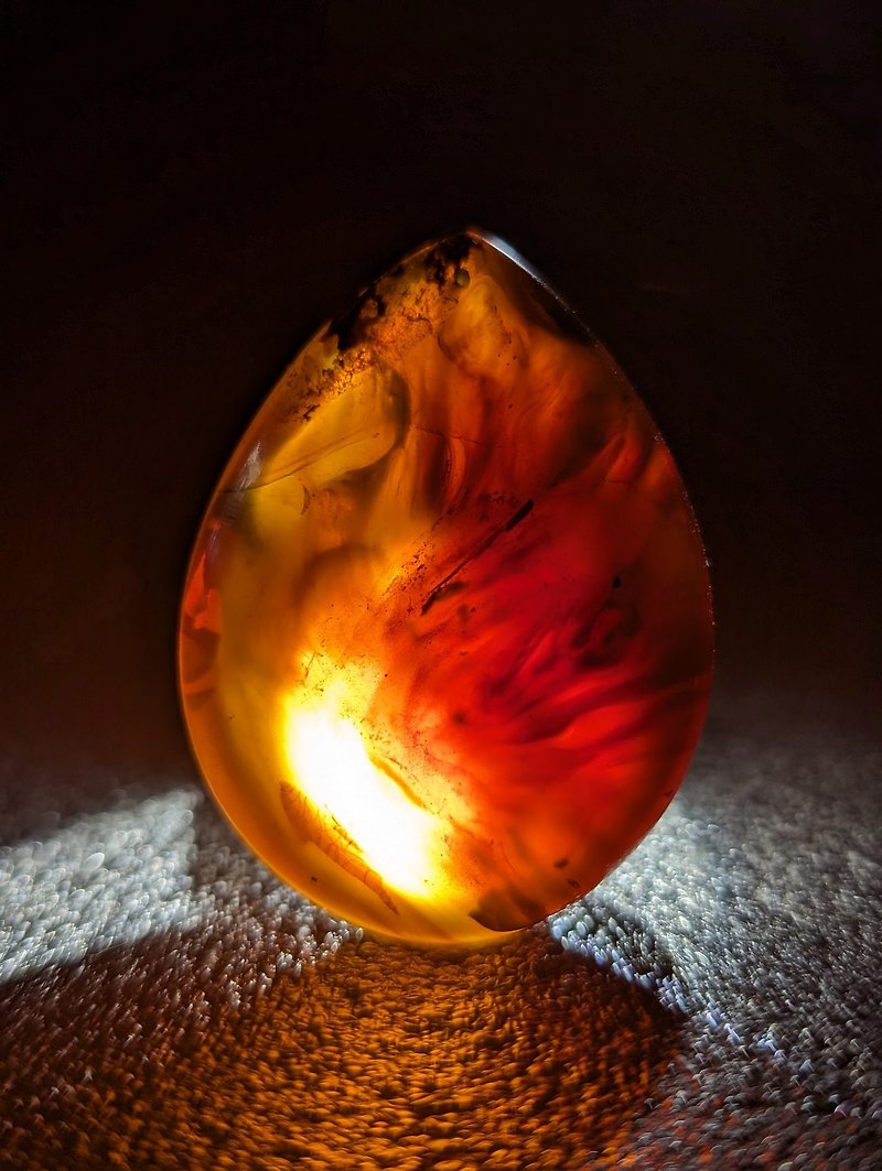 Myanmar black and Brown amber pendant - Other - Semi-Precious Stones 