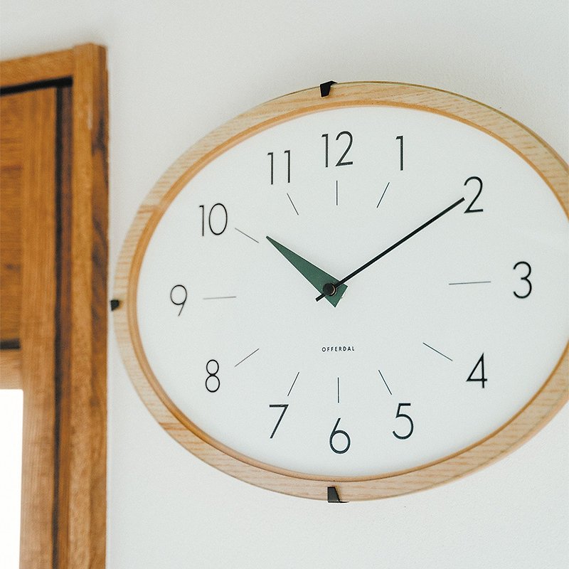 Marsch- Simple oval silent clock (natural) - นาฬิกา - แก้ว สีกากี