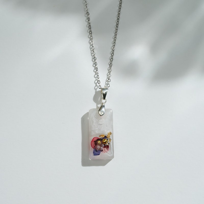 Key of Flower Dance- Handmade design, Happy Mother's Day - Necklaces - Resin Transparent