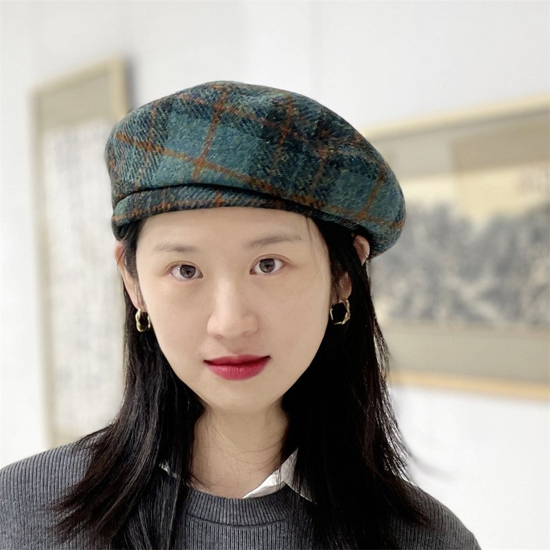 Tailor map Reese wool beret autumn and winter warm retro show face small Harris British painter hat - หมวก - ขนแกะ 