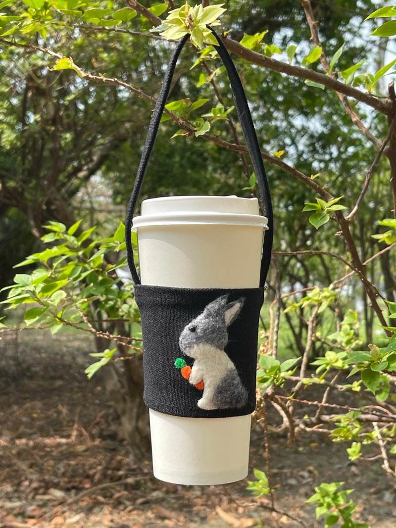 Handmade wool felt-rabbit drink bag - เย็บปัก/ถักทอ/ใยขนแกะ - ขนแกะ 